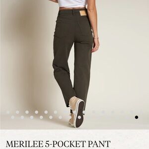 Green Straight Leg High-Waisted Pants